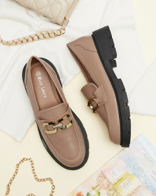 Light brown women's half shoes with a chain on the nose Zyteria - Footwear