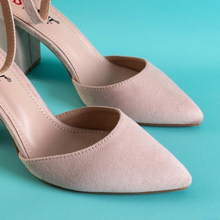 OUTLET Women's beige pumps on a Luxuriance post - Shoes