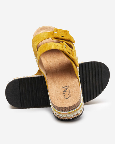 Women's mustard slippers on a thick Carisno sole - Footwear