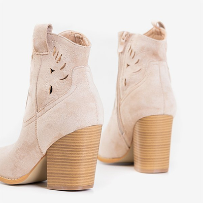 Beige cowboy boots a'la on the post Belieu - Footwear
