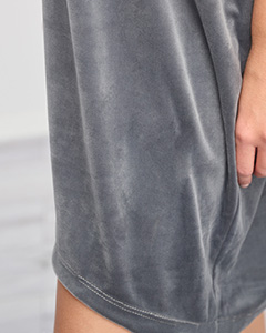 Dark gray || pigeon gray