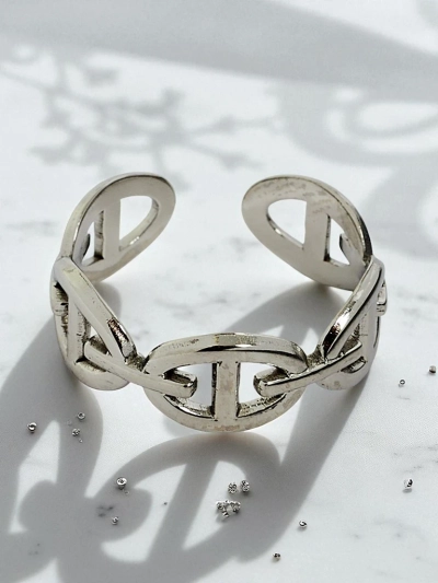 Браслет-обруч Dolce Vita с декоративными шармами