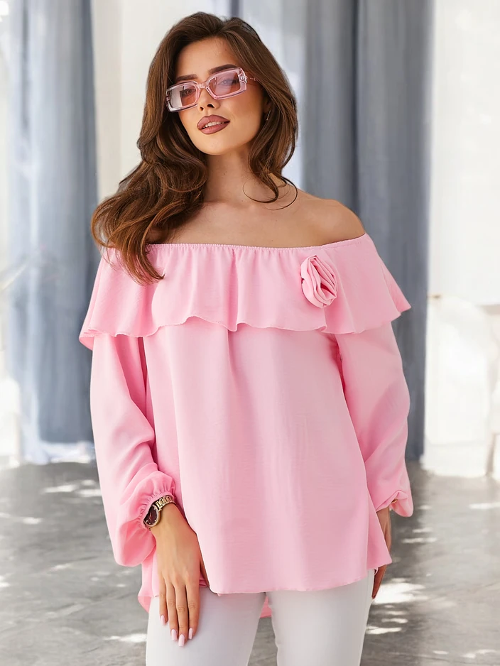 Royalfashion Sieviešu blūze no pleca ar volāniem un ziediem