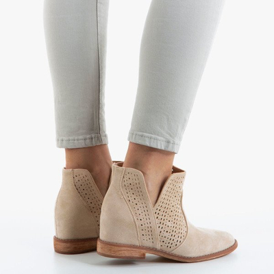 Royalfashion Beige boots on a hidden anchor a'la cowgirls Besis