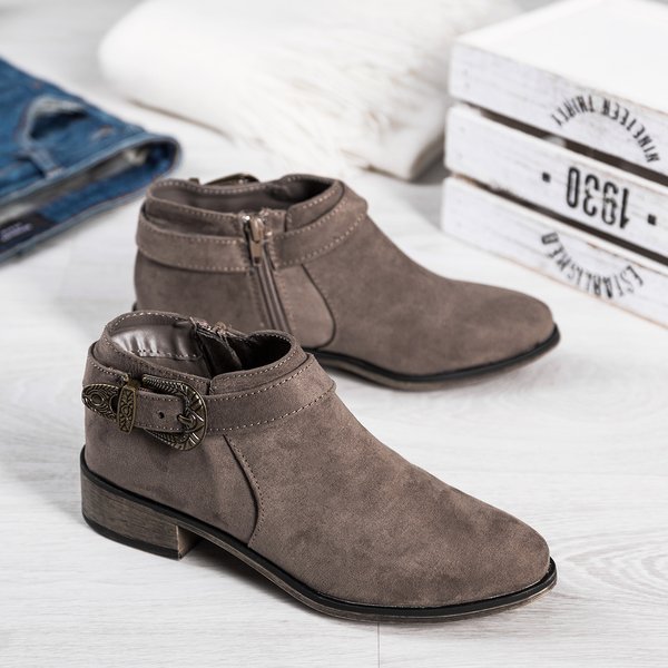 Brązowe sztyblety z klamrą Taida - Obuwie