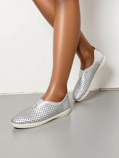Royalfashion Women's perforated loafers Gofielle