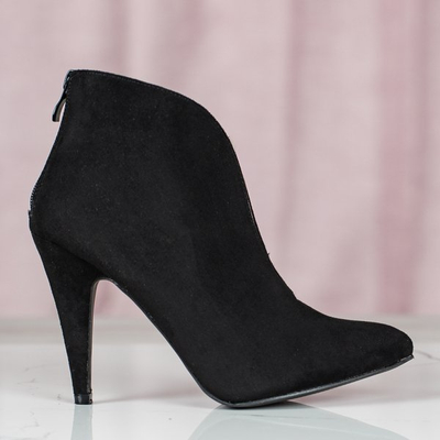 Black boots with a cut-out at the front on a higher Musa Blush heel - Shoes 1