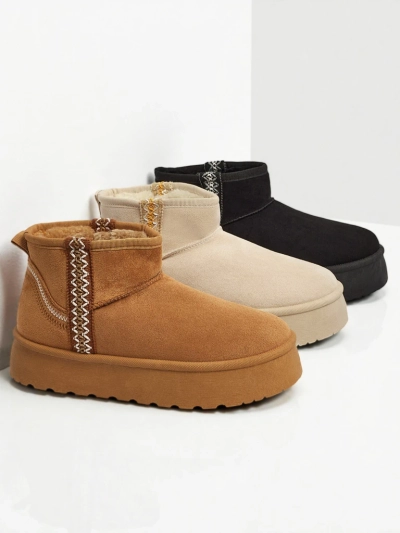 Short women's snow boots a'la Pravel