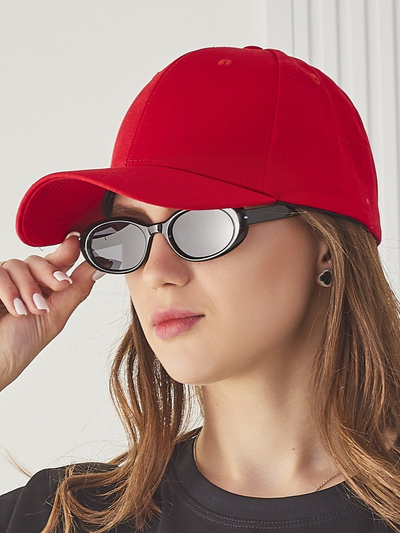 Royalfashion Mila ielas cepure ar nadziņu