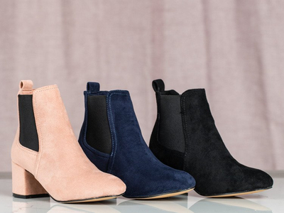 Black boots on a higher post Anabella - Footwear