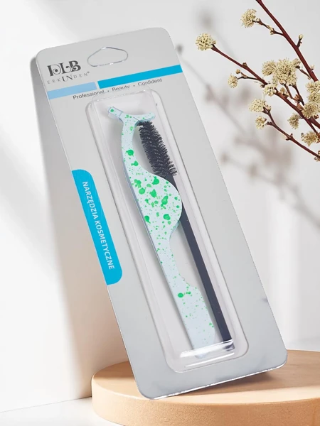 Eyelash styling set - tweezers for false eyelashes and brush