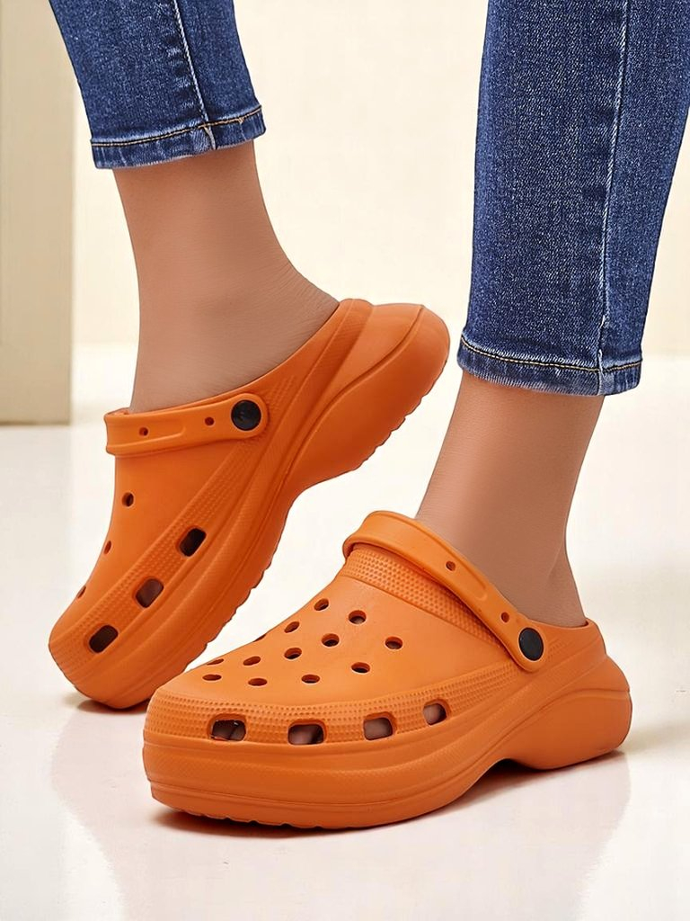 Royalfashion Women's perforated rubber flip-flops Dellosa