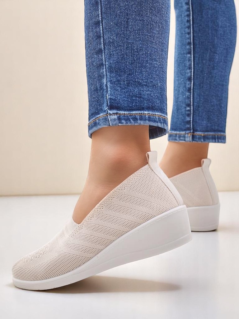 Royalfashion Sieviešu loafers uz zemas platformas Epoles