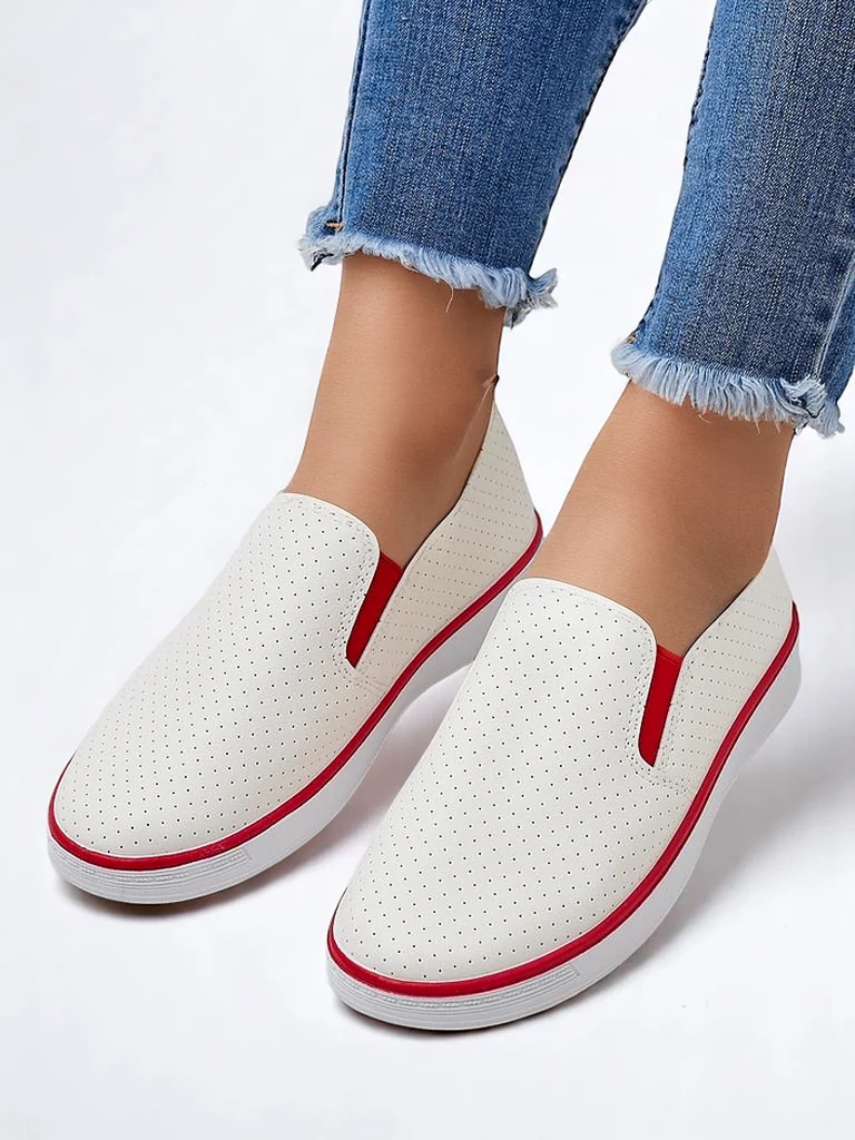 Royalfashion Женские перфорированные слипоны Kassias