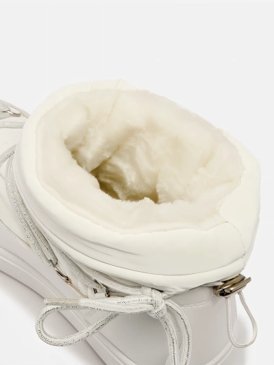 Royalfashion Women's slip-on boots a'la snow boots in white Vevnose