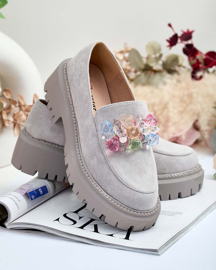 Gaiši pelēki sieviešu mokasīni ar krāsainām pērlītēm Hetika - Apavi