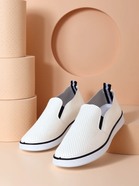 Royalfashion Sieviešu perforētie sporta apavi Musio