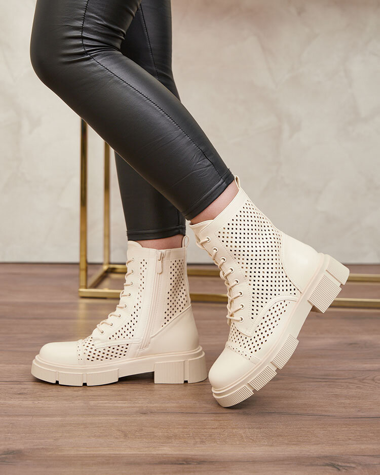 Ažūra smilškrāsas sieviešu zābaki ar plakaniem papēžiem Rolika - Apavi