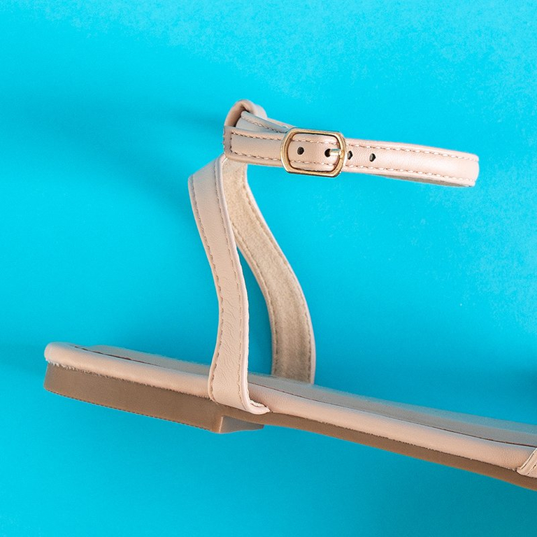 Bēšas sieviešu plakanas sandales ar pērlēm Lucyla - Apavi