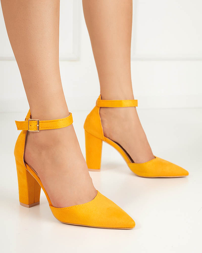 OUTLET Mustard women's sandals on the Kinotia post - Footwear