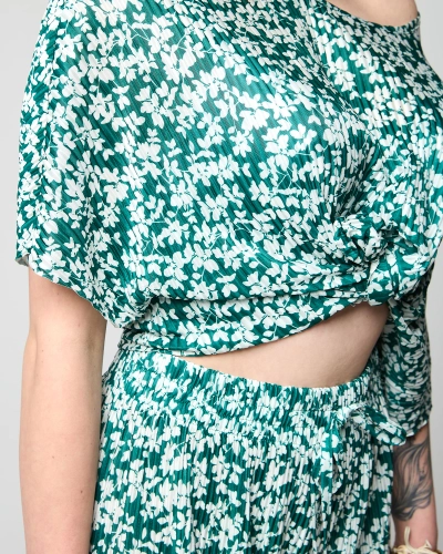 Sieviešu zaļš plisēts komplekts ar melniem ziediem - Apģērbs