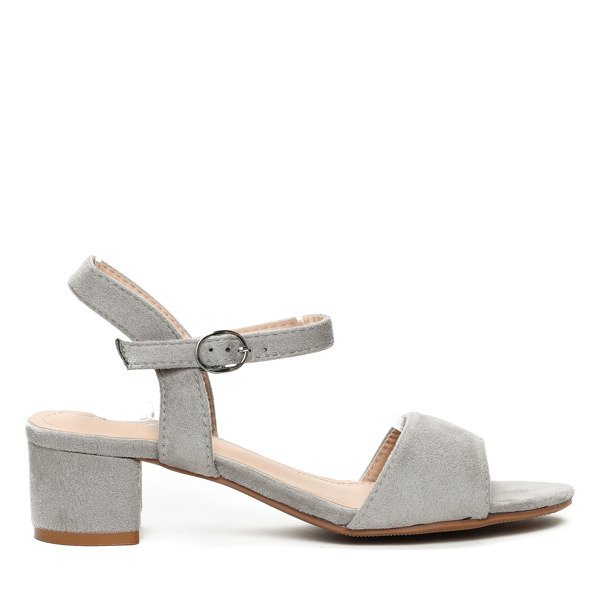 Szare sandały na niskim słupku- Obuwie