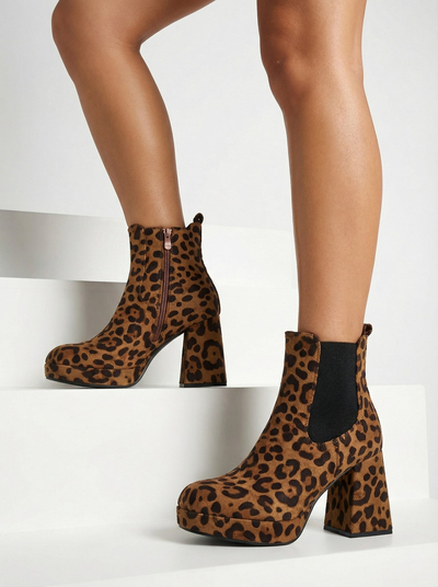 Royalfashion Женские сапоги на шпильке Tonia