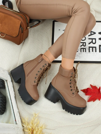 Botki damskie eko zamszowe na słupku i platformie Tavlissa