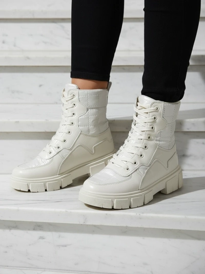 Calista Women's Fashionable Flat Cream Boots