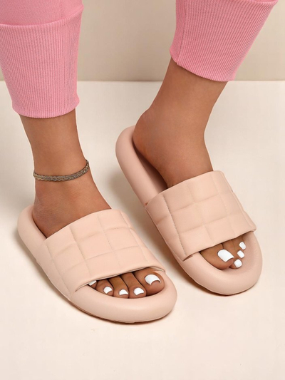 Royalfashion Women's Flat Quilt Walk Flip-Flops