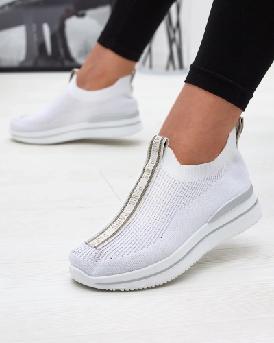Sieviešu sporta apavi ar baltu uzrakstu Cerppa- Footwear