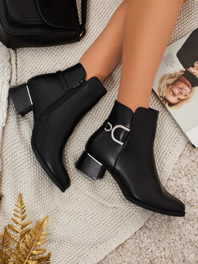 Eko skórzane botki damskie z motylkami Bravelle