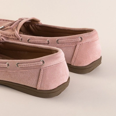 OUTLET Светло-розовые женские лоферы из эко-замши с бантом Inda - Обувь