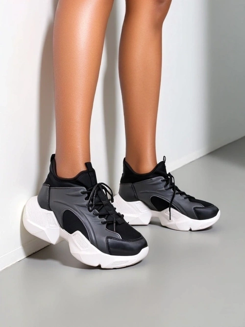 Royalfashion Women's sporty sneakers on a thicker sole Vivers