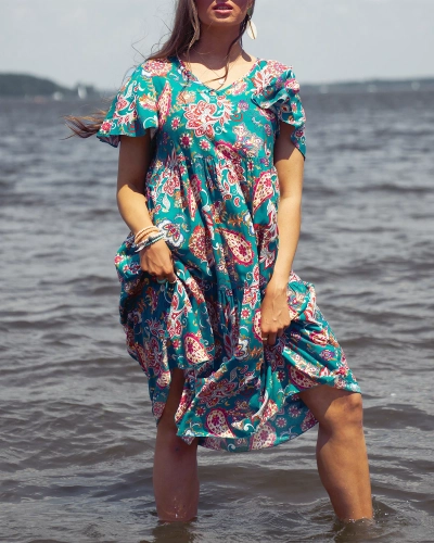 Royalfashion Zaļa sieviešu kleita ar krāsainu ziedu rakstu