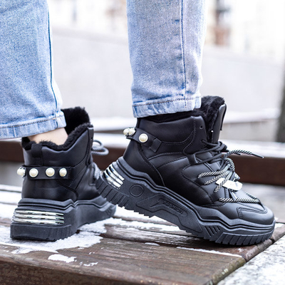 Black sneakers with insulation Pommie - Footwear