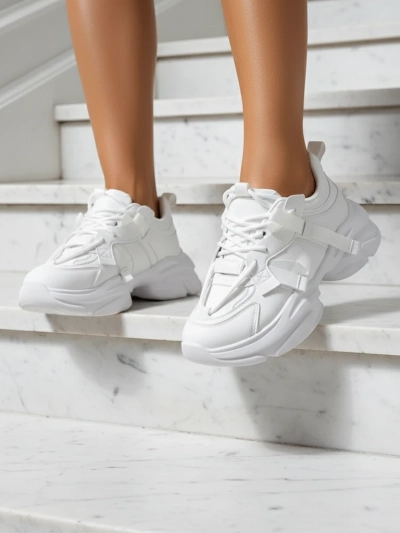 Sneakers od Giulia Bella z platformą w kolorze białym