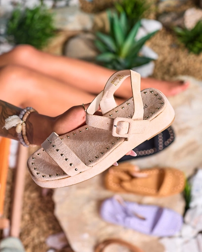 Bēšas krāsas sieviešu sandales ar mirdzošiem akmentiņiem Franssia - Apavi