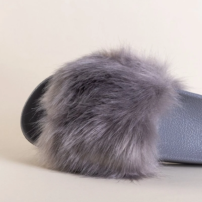 OUTLET Gray women's slippers with fur Danita - Footwear