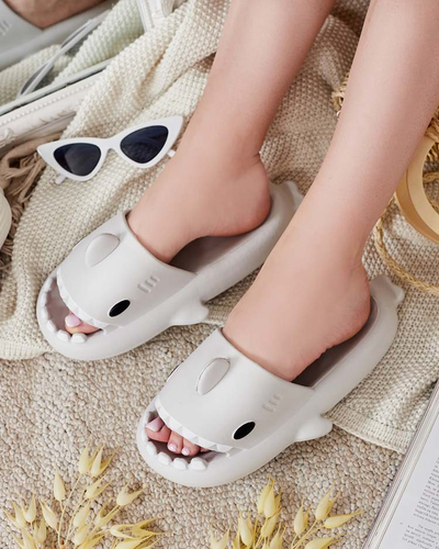 Royalfashion Женские резиновые шлепанцы с акулой