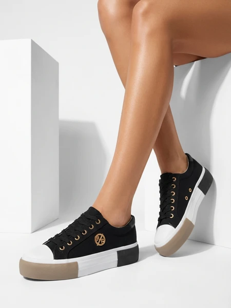 Black women’s Aurelio Canvas sneakers