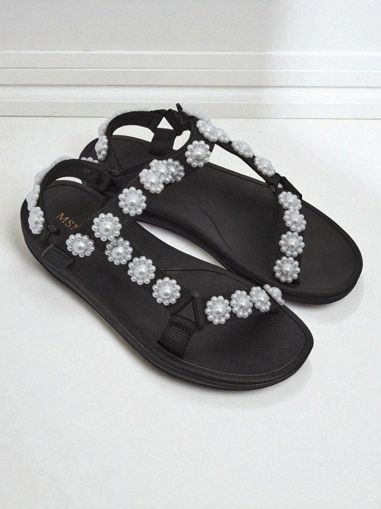 Sandały damskie Royalfashion Perseida czarne na platformie z perełkami