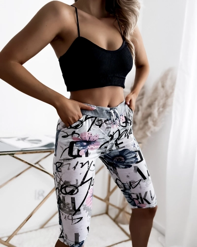 Balti un zili 3/4 sieviešu šorti ar PLUS SIZE apdruku - Apģērbs