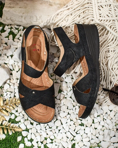 Royalfashion Sieviešu sandales Obbiave ar zemu papēdi
