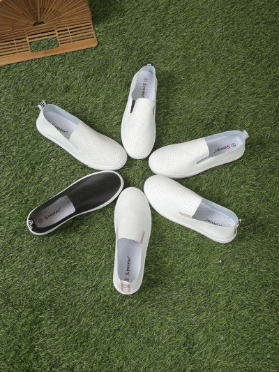 Royalfashion Sieviešu perforētās slīdošās kurpes Eppes