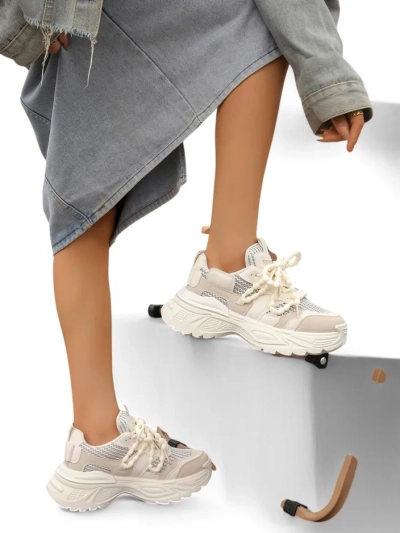 Royalfashion Women's sporty sneakers on a thicker sole Loness