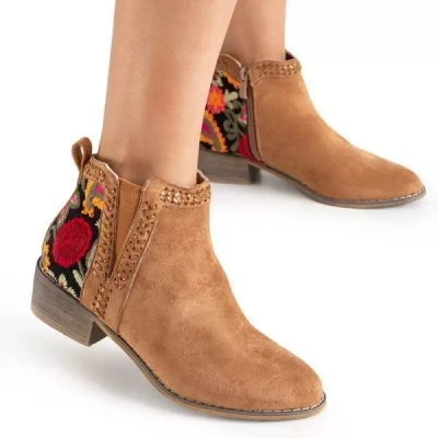 OUTLET Brown women's boots with decorative Hastieli embroidery - Shoes