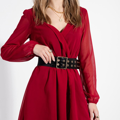 Черный женский ремень с тиснением и золотой пряжкой