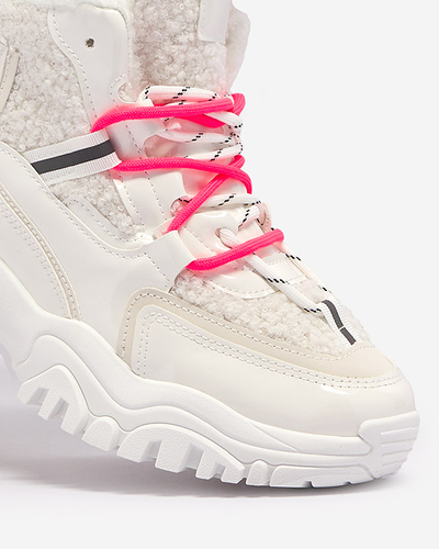 Baltas sieviešu sporta kurpes ar kažokādu un neona rozā šņorēm Sagglo- Footwear