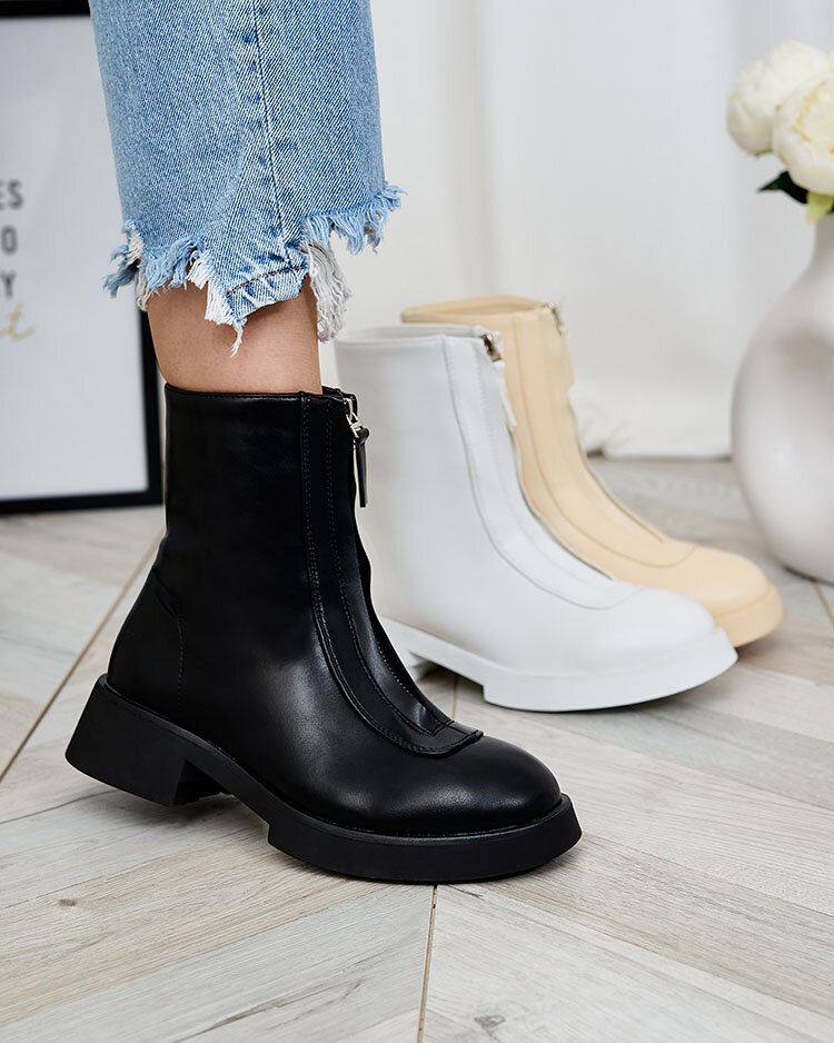 Royalfashion Women's flat heeled boots in black Etiuse